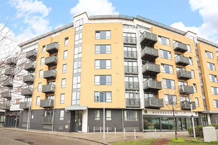 2 Bedroom Flat To Rent In Tarves Way, Greenwich, SE10