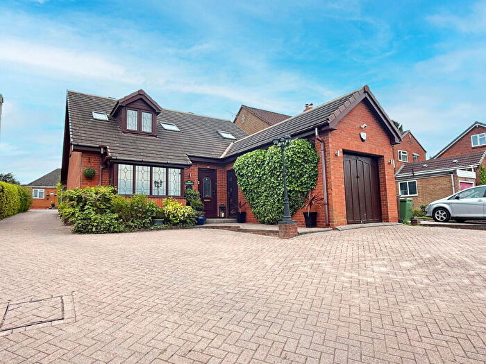 3 Bedroom Detached House For Sale In Peterbrook Road, Majors Green, Shirley, B90