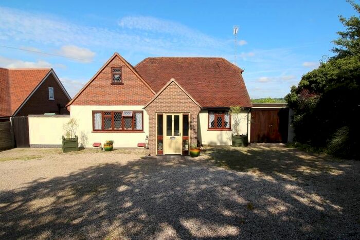 4 Bedroom Detached House To Rent In Purley Rise, Reading, RG8