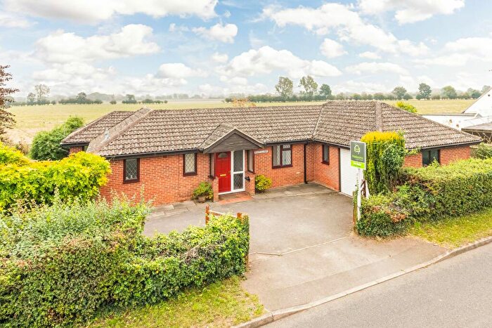 3 Bedroom Detached Bungalow For Sale In Main Road, Appleford, OX14