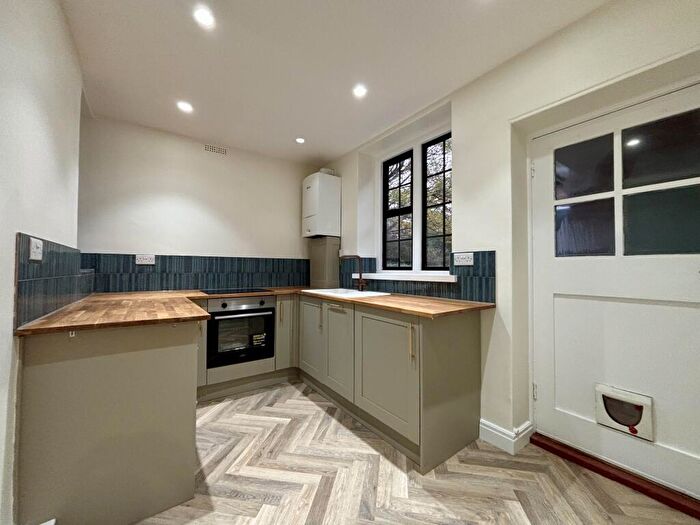 1 Bedroom Flat To Rent In Southend Road, Beckenham, BR3