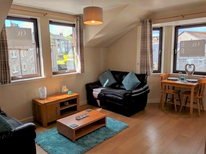 2 Bedroom Flat To Rent In Cherrybank Gardens, City Centre, Aberdeen, AB11