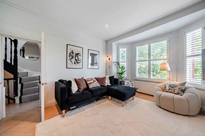4 Bedroom Flat For Sale In Felsham Road, Putney, London, SW15