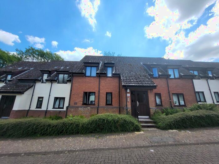 2 Bedroom Flat To Rent In Marlborough Road, Swindon, SN3