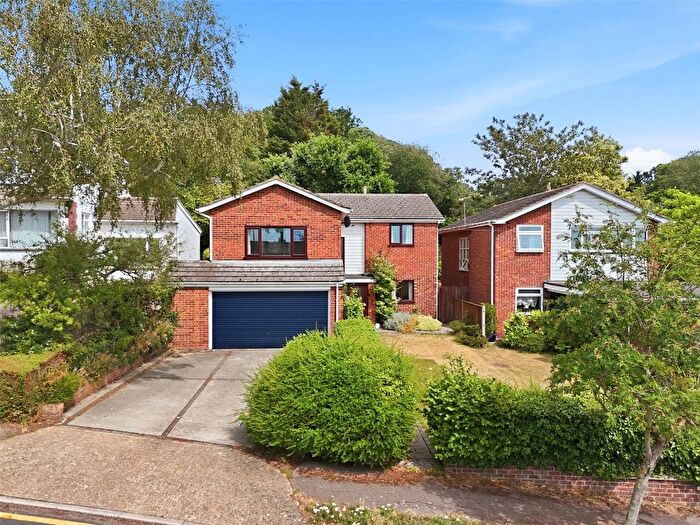 4 Bedroom Detached House For Sale In Kings Road, South Benfleet, SS7