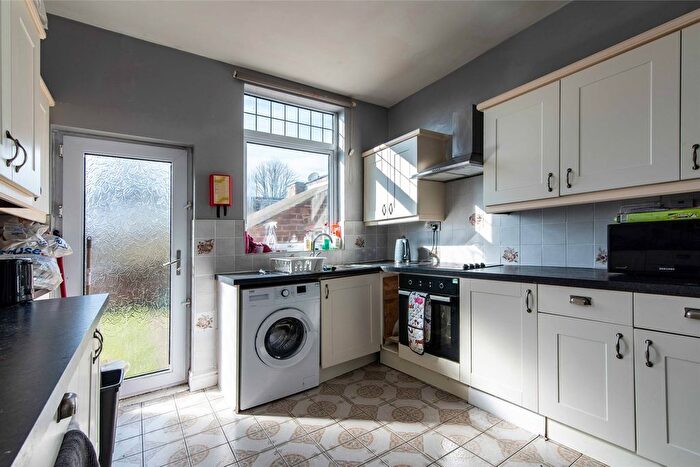 5 Bedroom Detached House To Rent In Harlaxton Drive, Lenton, Nottingham, NG7