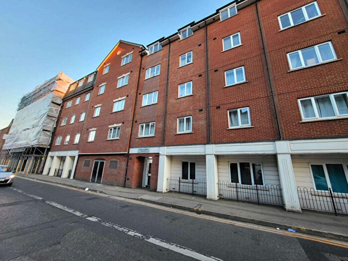 Flat To Rent In The Elms, LU1