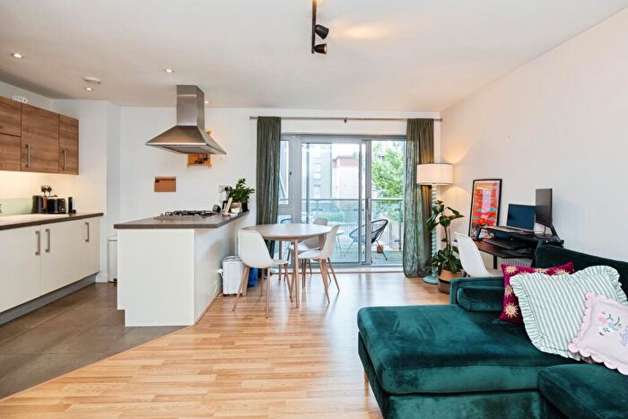 1 Bedroom Flat For Sale In Merchant Street, London, E3