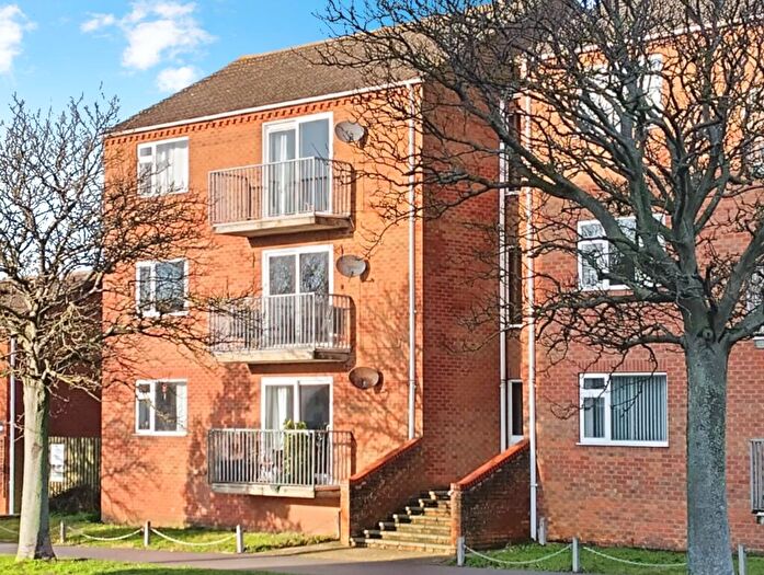 2 Bedroom Flat For Sale In North Parade, Skegness, PE25