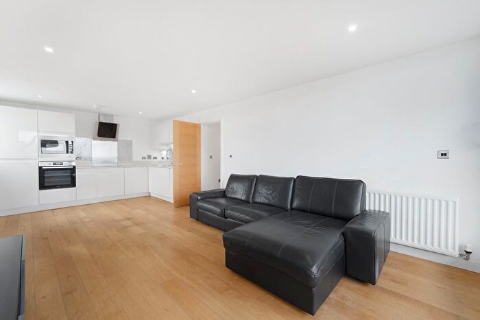 2 Bedroom Flat To Rent In Mallard Point, Rainhill Way, Bow, E3