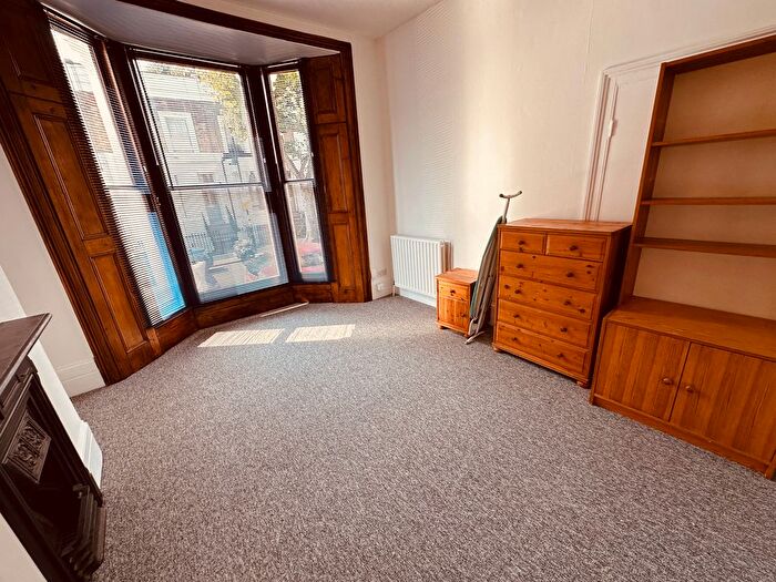 1 Bedroom Flat To Rent In Berriman Road, London, N7