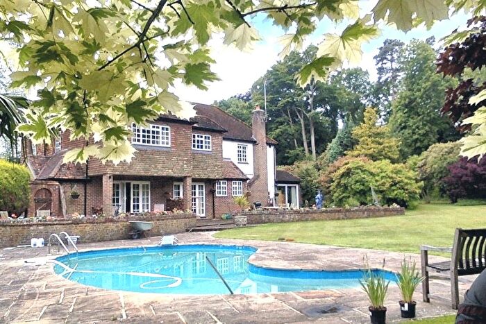 5 Bedroom Detached House For Sale In Snow Hill, Copthorne, Crawley, RH10