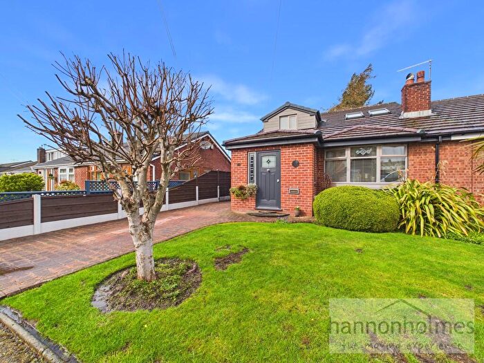 3 Bedroom Semi-Detached Bungalow For Sale In Salisbury Road, Manchester, M26