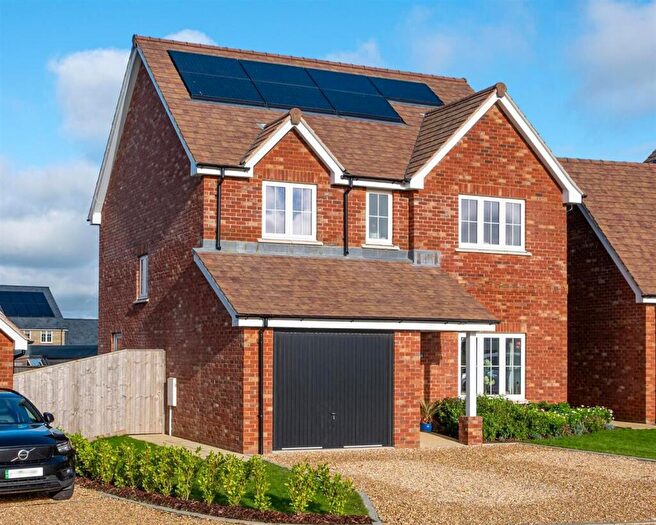 4 Bedroom Detached House For Sale In Godshill Village, PO38