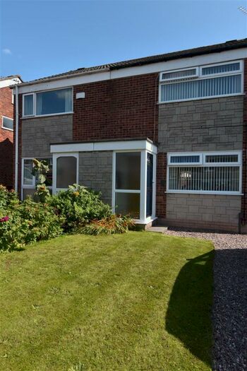 3 Bedroom House To Rent In Winchester Avenue, Tyldesley, Manchester, M29