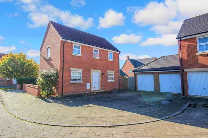 3 Bedroom Detached House To Rent In Horsley Close, Redhouse, Swindon, SN25