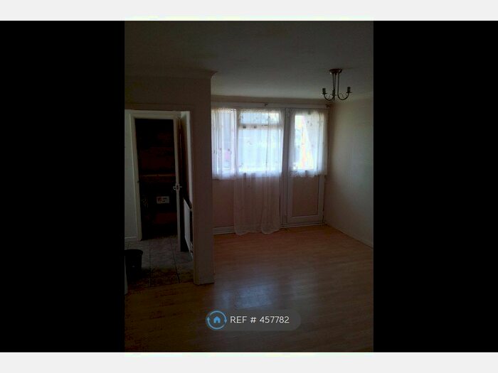 2 Bedroom Maisonette To Rent In Thoresby Court, Corby NN18