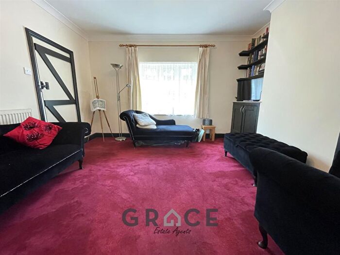 2 Bedroom Semi-Detached House For Sale In Little Croft Street, Ipswich, IP2