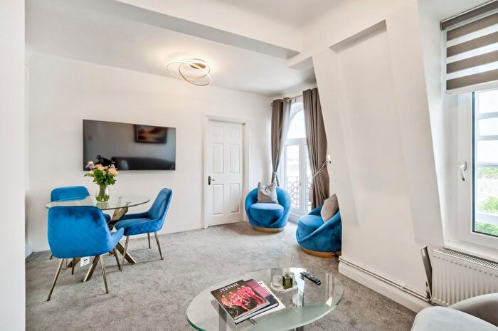 3 Bedroom Flat To Rent In Great Cumberland Place, London, W1H