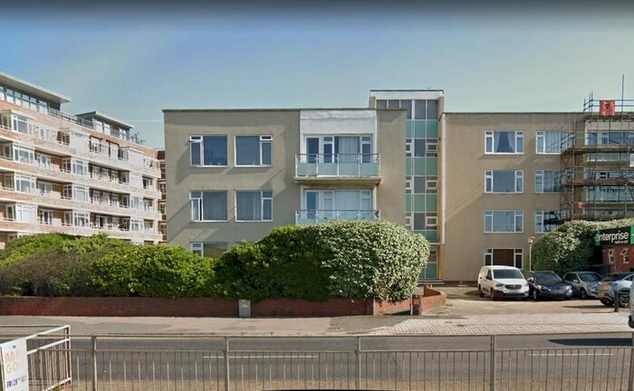 Studio To Rent In Lancaster Court, Kingsway, Hove, East Sussex, BN3
