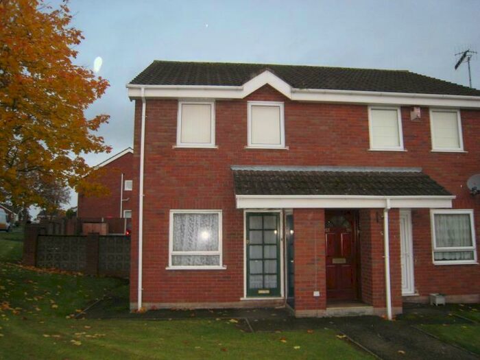 1 Bedroom Apartment To Rent In Apperley Way, Halesowen, West Midlands, B63