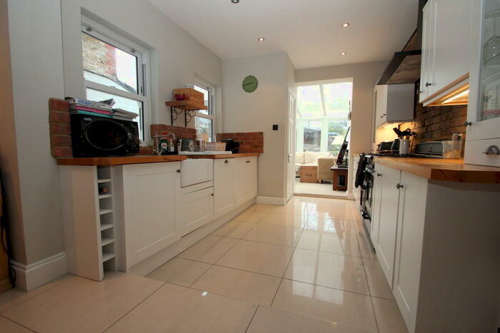 3 Bedroom Semi-Detached House To Rent In Surbiton, Surrey, KT5