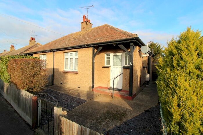 1 Bedroom Semi-Detached Bungalow To Rent In Florence Gardens, Benfleet SS7