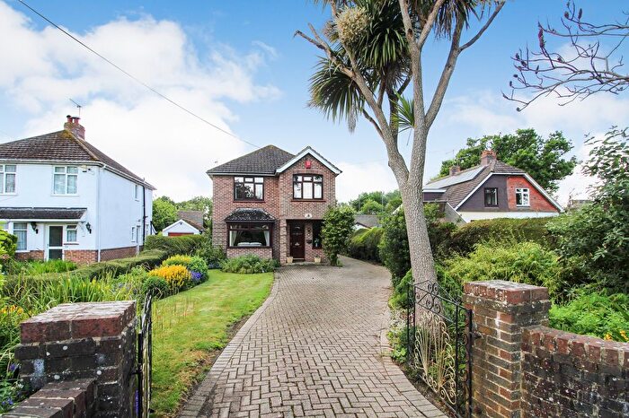 3 Bedroom Detached House For Sale In Tushmore Lane, Crawley, West Sussex., RH10