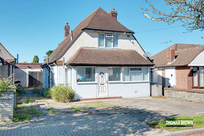 3 Bedroom Detached House For Sale In Waldenhurst Road, Orpington, BR5