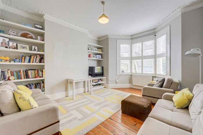 2 Bedroom Flat To Rent In Ringstead Road, London, SE6