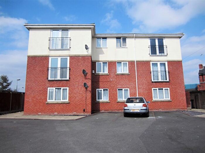 2 Bedroom Flat To Rent In Cockshed Lane, Halesowen, B62