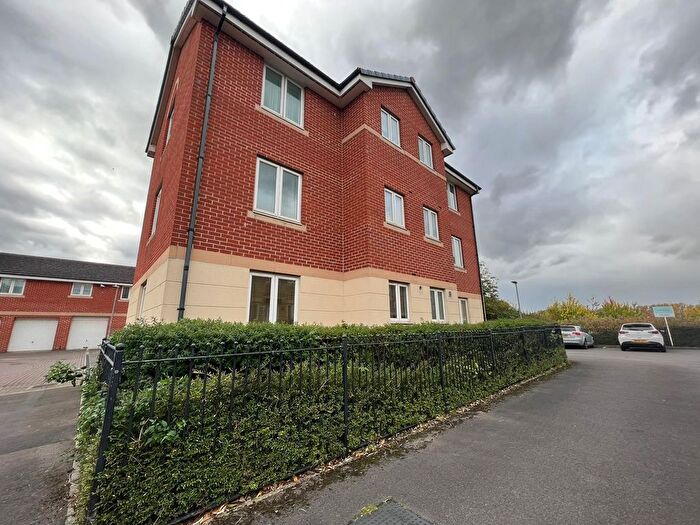 2 Bedroom Flat To Rent In Padstow Road, Swindon, SN2