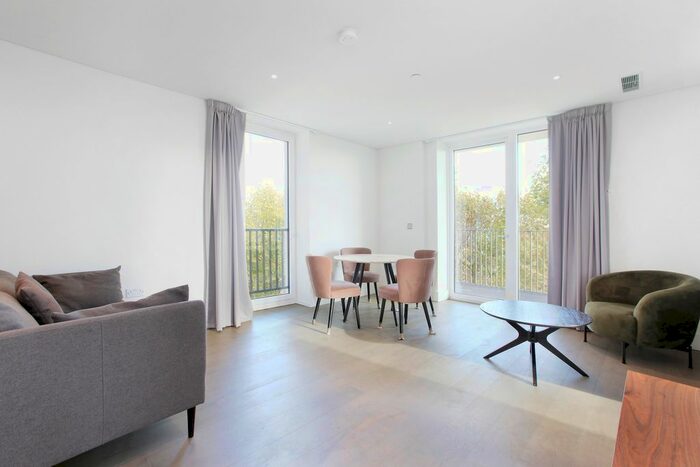 2 Bedroom Flat To Rent In Lambert House, Gartons Way, Battersea, London, SW11