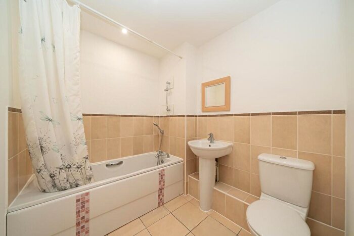 2 Bedroom Apartment To Rent In Brookfield House, Selden Hill, Hemel Hempstead, Hertfordshire, HP2