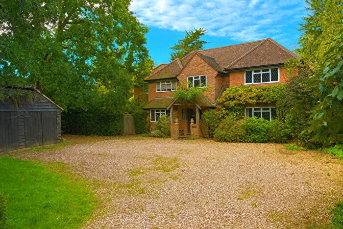 6 Bedroom Detached House For Sale In Stoke Row Road, Peppard Common, RG9