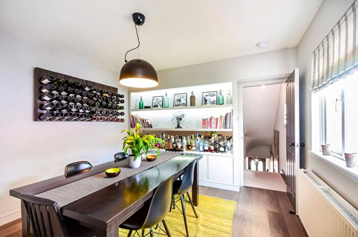 3 Bedroom Maisonette To Rent In Dunstans Road, East Dulwich, London, SE22