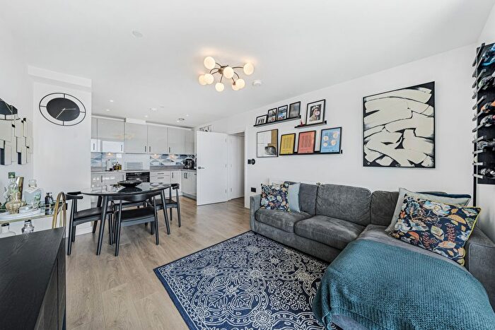 2 Bedroom Flat For Sale In Wells Terrace, London, N4