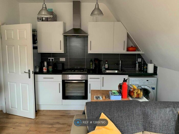1 Bedroom Flat To Rent In Farnan Road, London, SW16