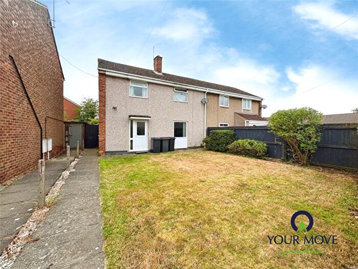 4 Bedroom Semi-Detached House For Sale In Newcomen Road, Bedworth, Warwickshire, CV12