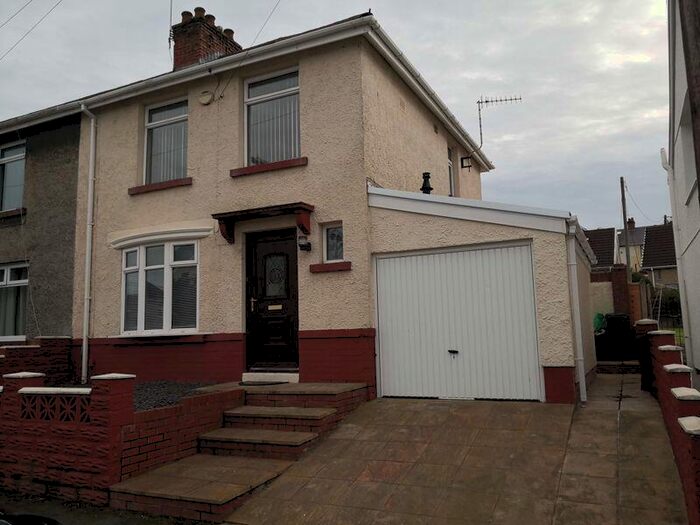 3 Bedroom Semi-Detached House To Rent In Wellfield Avenue, Neath, SA11