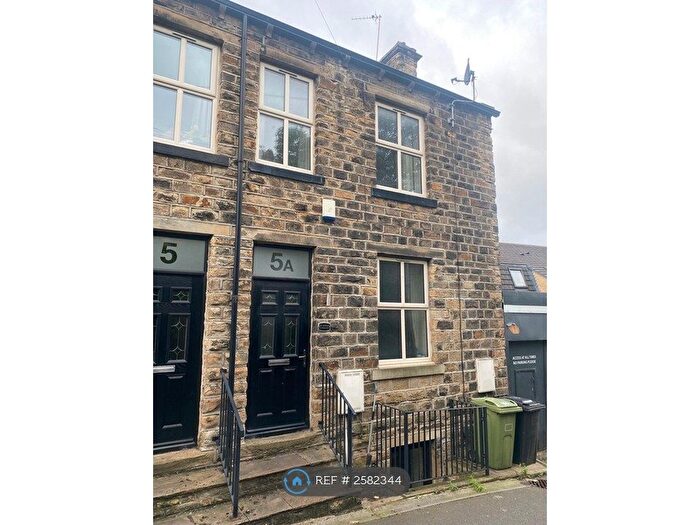2 Bedroom Terraced House To Rent In Back Lane, Mirfield, WF14