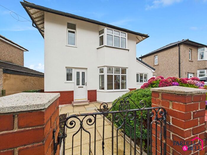 3 Bedroom Detached House For Sale In Burwains Avenue, Foulridge, BB8