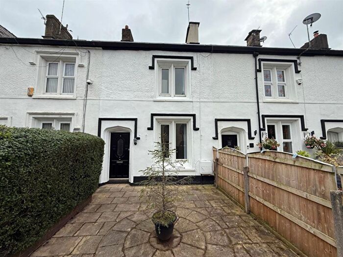 3 Bedroom Town House For Sale In Miller Street, Bury, BL9