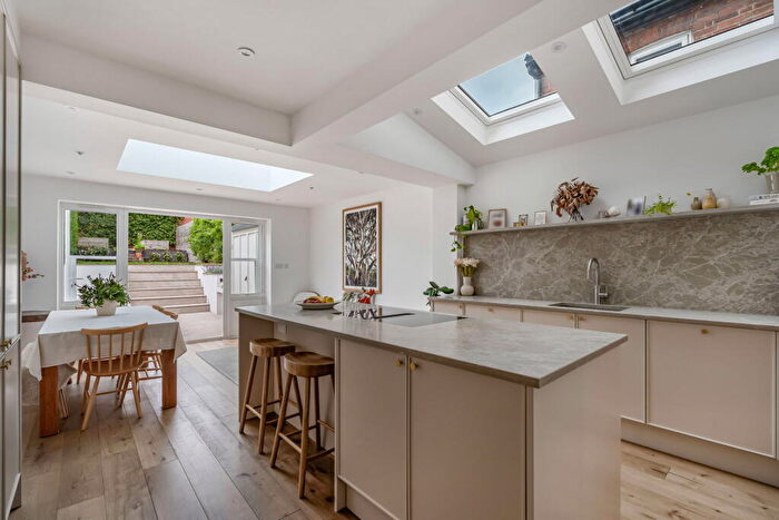 4 Bedroom Terraced House For Sale In Denzil Road, Guildford, GU2