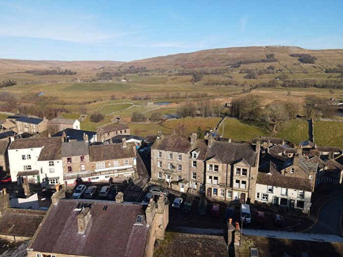 8 Bedroom Block Of Flats For Sale In Market Place, Hawes, DL8