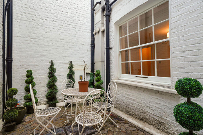 2 Bedroom Apartment To Rent In Dorset Square, London, NW1