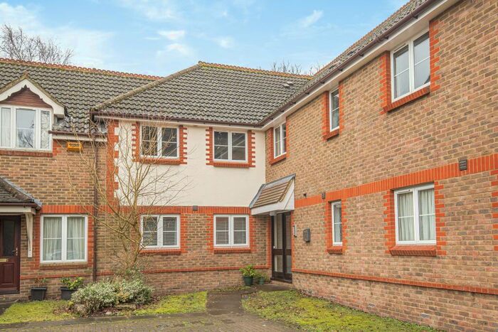 2 Bedroom Apartment To Rent In Camberley, Surrey, GU15