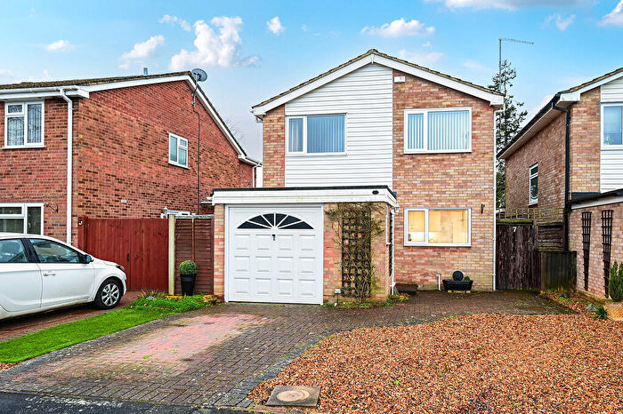 4 Bedroom Detached House For Sale In Acorn Road, Blackwater, Camberley, GU17