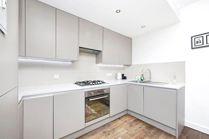 2 Bedroom Flat To Rent In Anerley Road, Crystal Palace, London, SE20