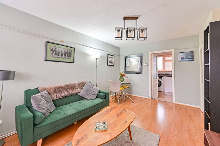 1 Bedroom Flat To Rent In Meecham Court, Shuttleworth Road, Battersea, London, SW11